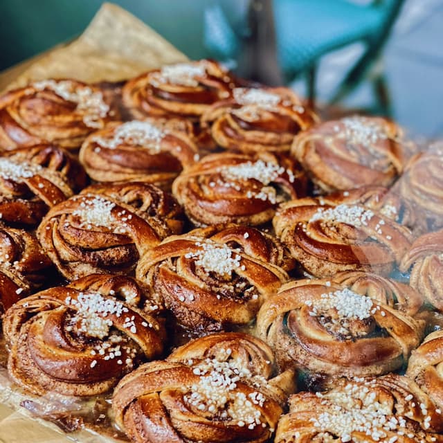 Cardamom Bun